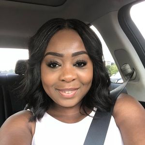 Meet your Posher, Adrienne